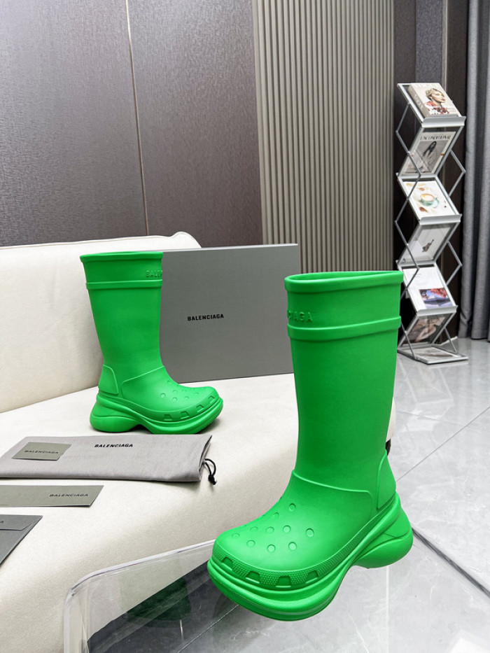 ba*len*cia*ga x Cr*0*s chunky rubber boots
