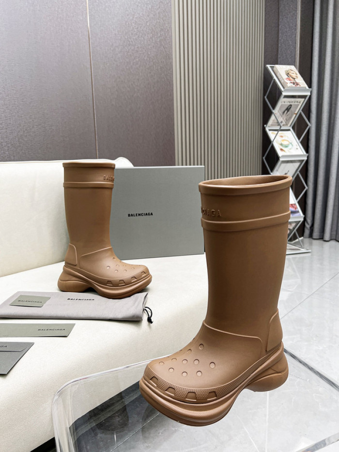 ba*len*cia*ga x Cr*0*s chunky rubber boots